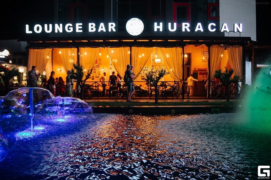 Lounge & restobar «Huracan».